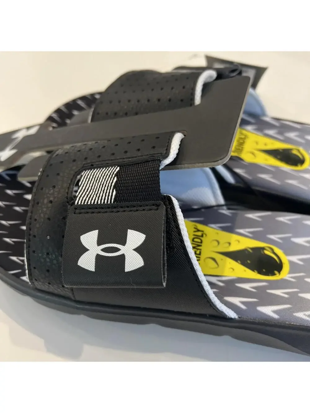 $45 Under Armour Mercenary SL UA Black Men’s Flip Flaps 3027252 Size 8 Slides